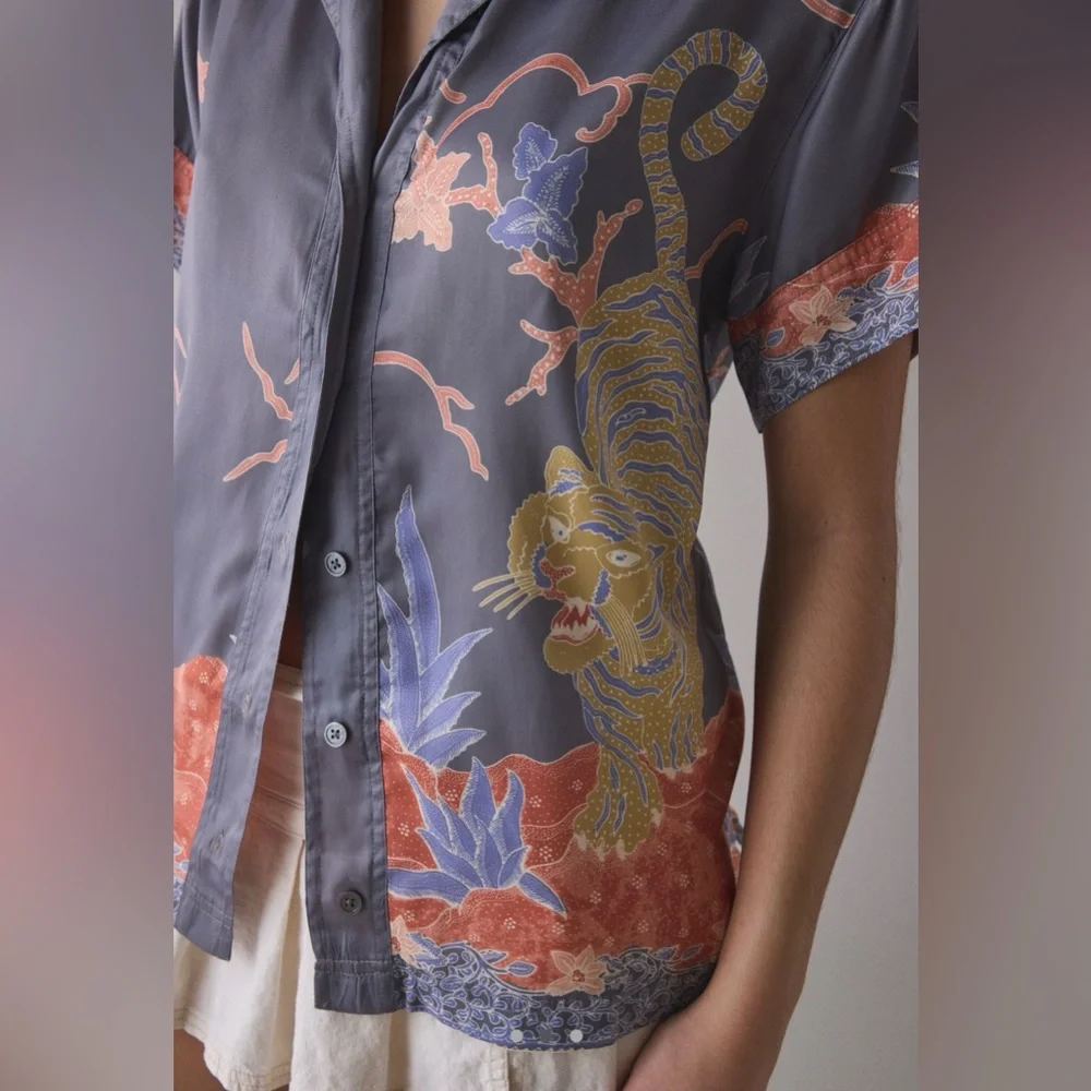 Urban Outfitters BDG Asher Satin Printed Souvenir Short Sleeve Button-Down Shirt - Picture 3 of 8